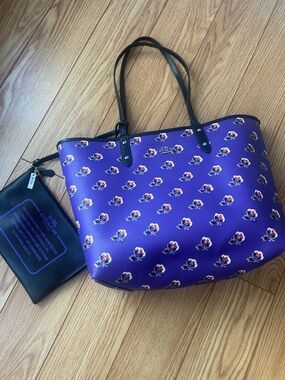 Coach REVERSIBLE Purple Floral Tote or Black Leather with Black Straps and Pouch